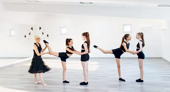 Modern Dans Kursu Fiyatları Neye Göre Belirlenir? - Modern Dans Kursu Fiyatları 250 TL'den Başlıyor!