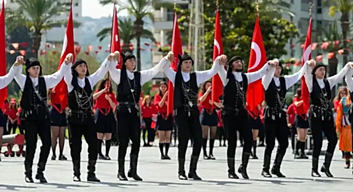 Neden Horon Kursu? – Karadeniz’in Hırçın Doğasını Horonla Keşfedin!
