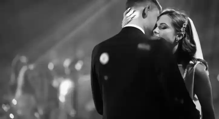Romantik Düğün Dansı Nasıl Yapılır?