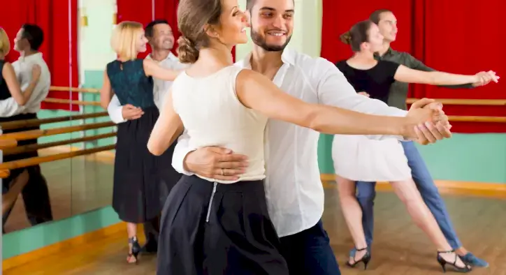 Altınova Dans Kursu Tango - Tutkunun ve Estetiğin Dansı