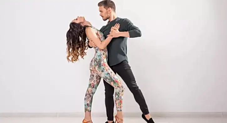 Çayırova Dans Kursu: Bachata ile Stres Atın ve Formda Kalın