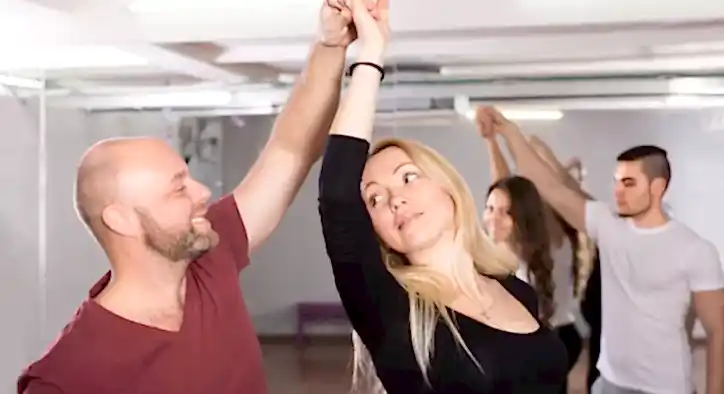 Salsa ile Zirveye Uçun: İzmit'te Dans ve Sağlıkla Yepyeni Bir Başlangıç!